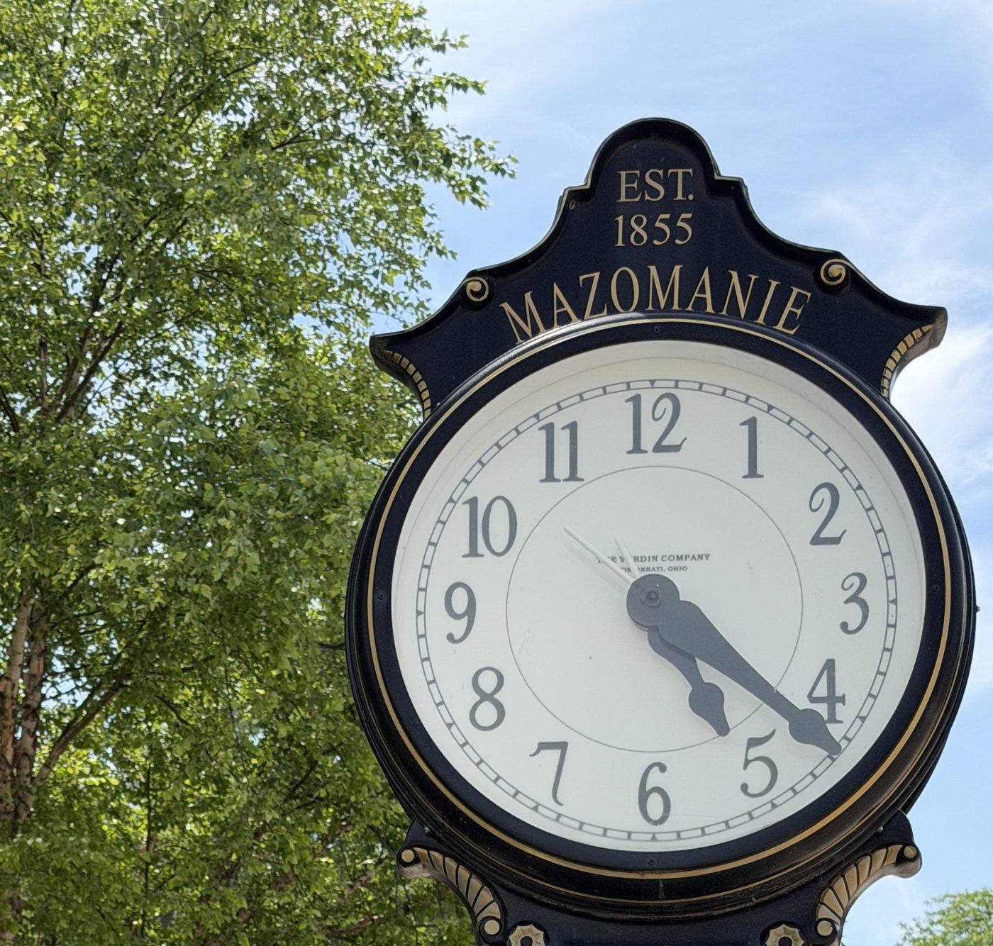 The Mazomanie town clock